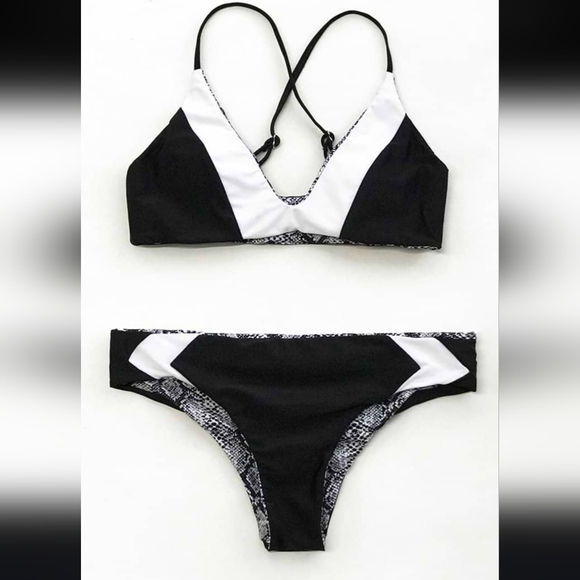 New Cupshe Snakeskin Black White Reversible Bikini Swimwear No Tag Medium?? - Picture 3 of 4